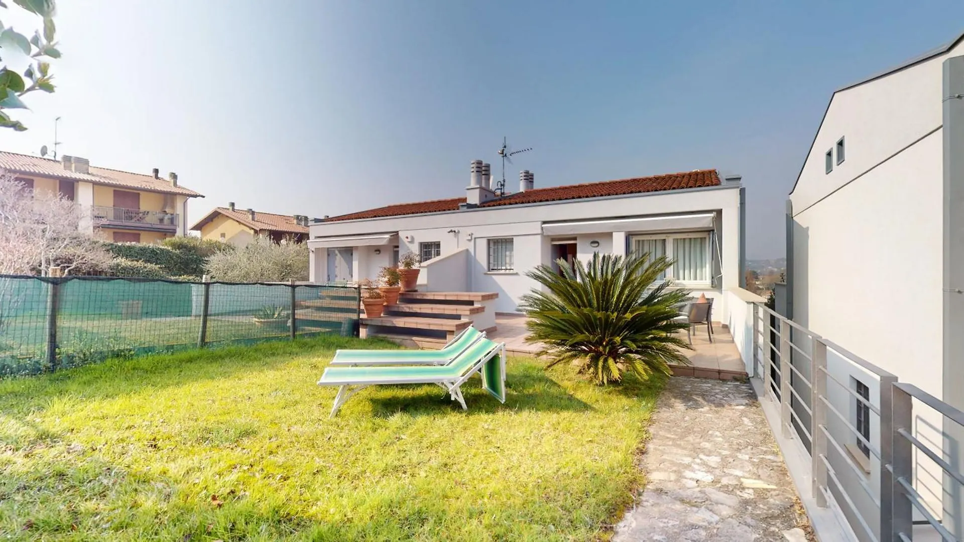 Lejlighed Appartamento Gloria By Bookinggardalake Manerba del Garda
